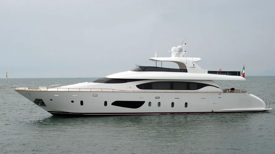 the-maiora-motor-yacht-antarah-is-currently-listed-for-sale