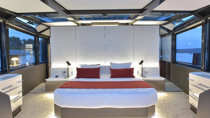 the-owners-cabin-on-the-arcadia-100-yacht-aria-s