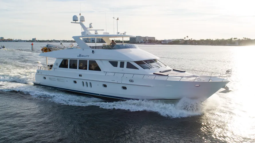  hargrave-motor-yacht-mobility-sold