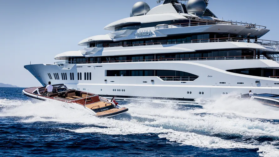 Inside-106m-Lurssen-superyacht-Amadea