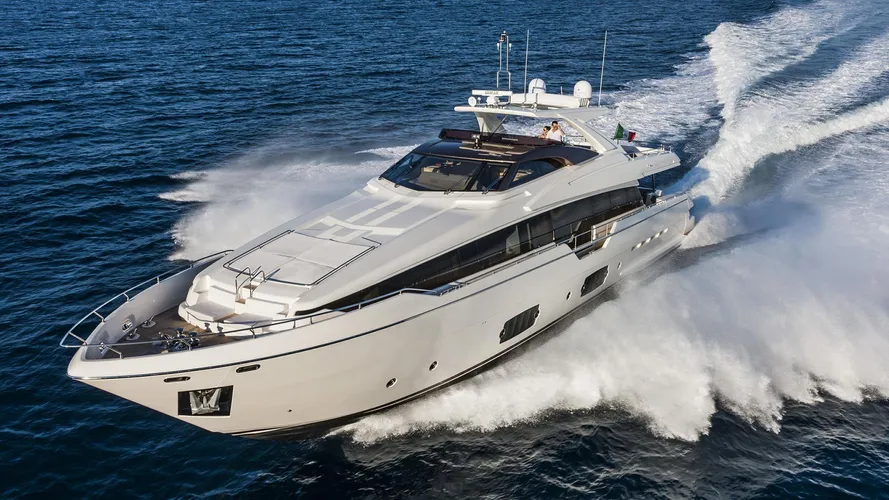 the-ferretti-motor-yacht-pura-vida-has-been-sold