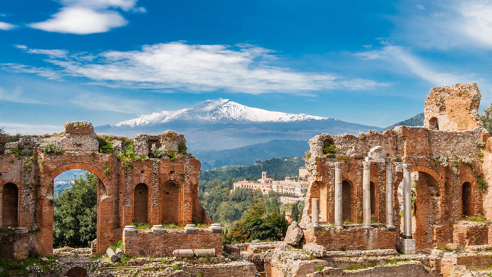 sailing in the tyrrhenian sea: italy yachting itinerary