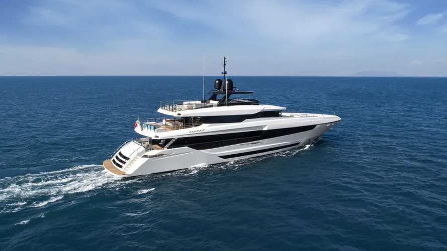 mangusta-oceano-motor-yacht-project-venezia-sold