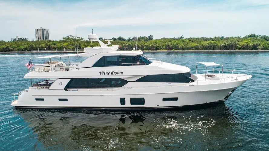 ocean-alexander-motor-yacht-wine-down-sold