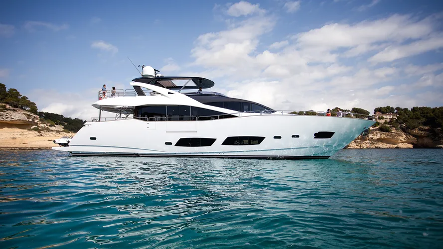 the-sunseeker-motor-yacht-persistence-has-been-sold