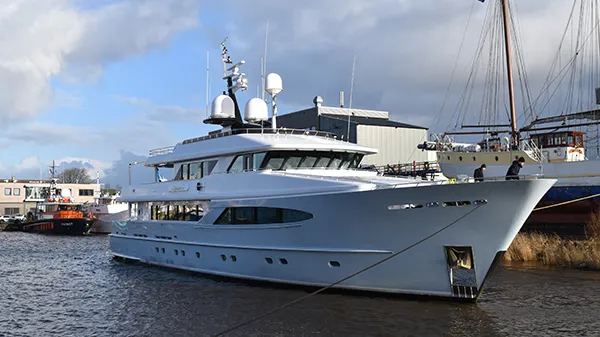 the-heesen-motor-yacht-unexpected-is-currently-undergoing-a-2018-refit-at-balk-shipyard