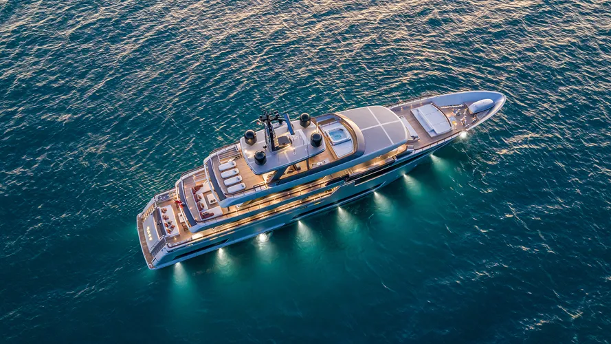 race-riva-superyacht