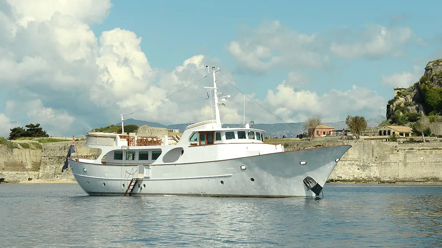 the-fairmile-motor-yacht-vanilla-is-currently-offered-for-sale