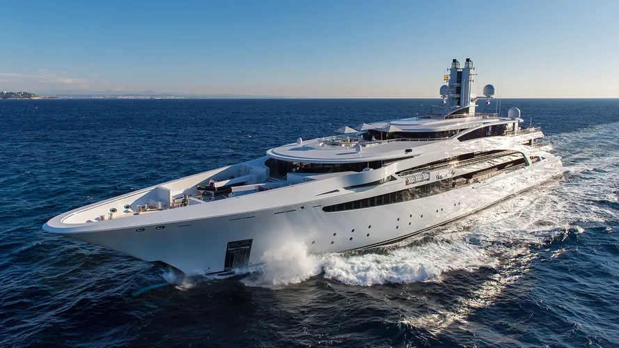 the-bow-of-kusch-yachts-i-dynasty