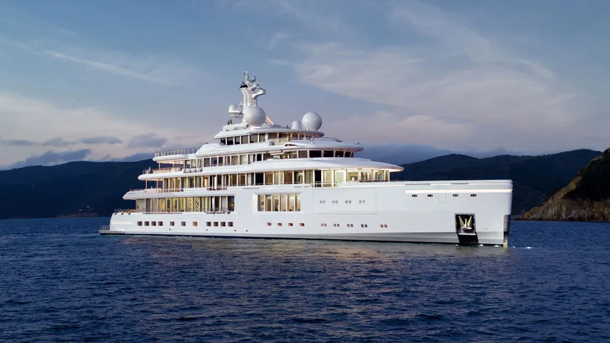 benetti-motor-yacht-luminosity-for-sale