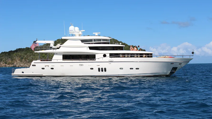 the-johnson-motor-yacht-go-has-been-sold