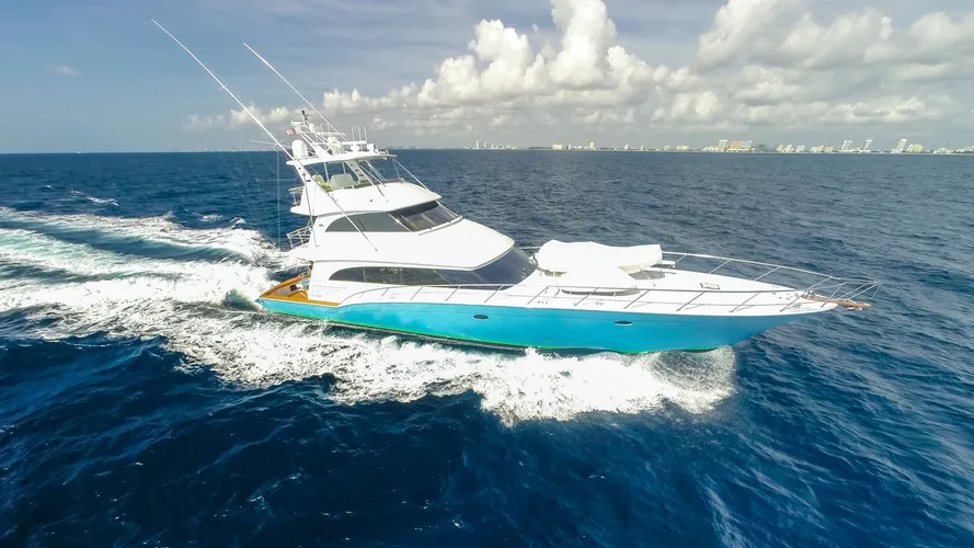 sportsfish-yacht-flamingo-daze-is-currently-offered-for-sale