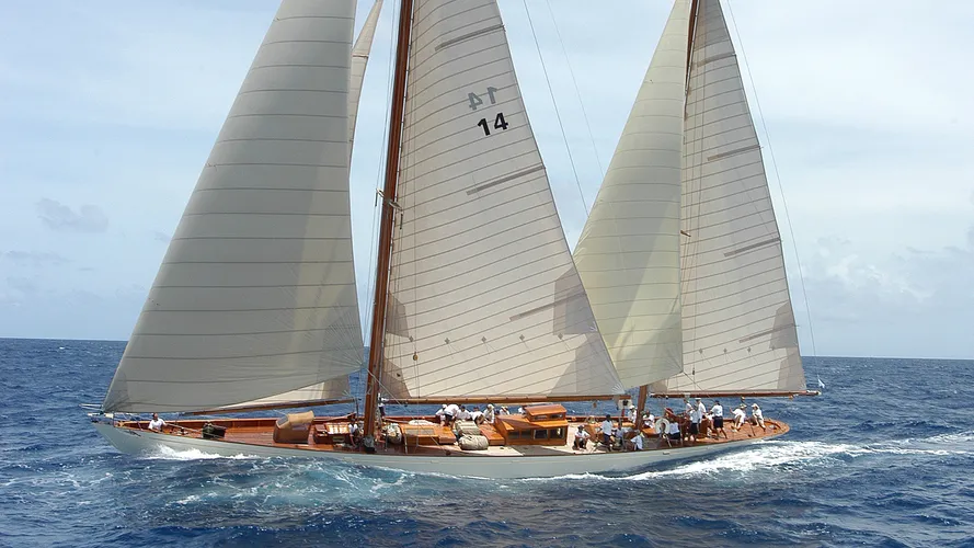 classic-sailing-yacht-sumurun-has-been-sold-by-edmiston