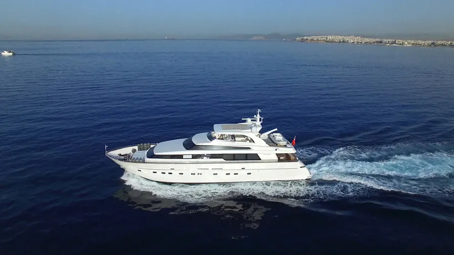 the-sanlorenzo-motor-yacht-theodora-mia-is-sold