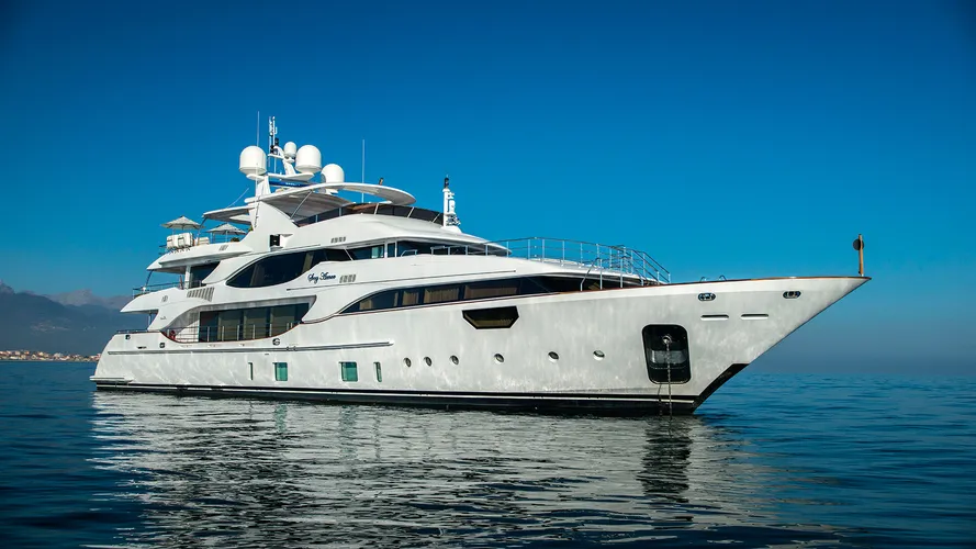 Benetti-superyacht-Soy-Amor-gets-€1M-price-cut