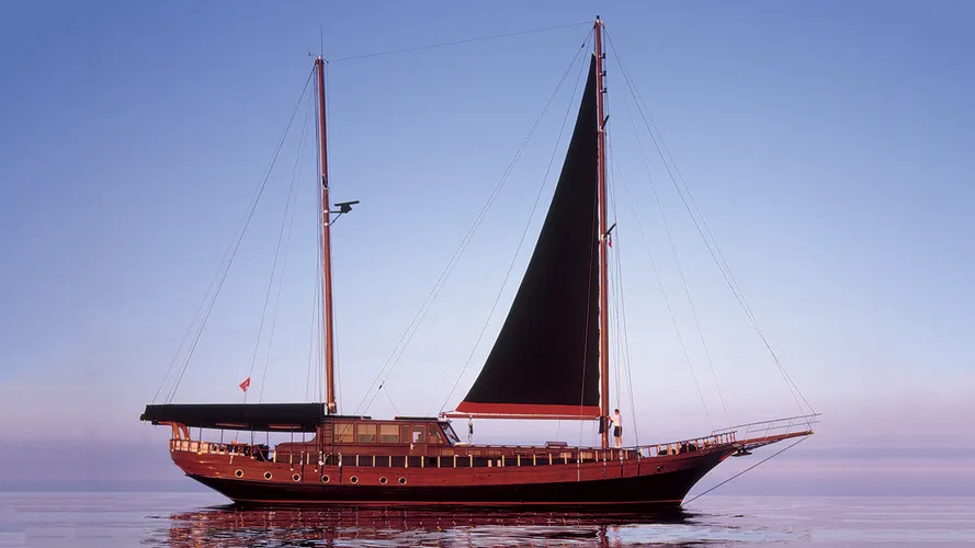 the-classic-sailing-yacht-beluga-one-has-been-sold