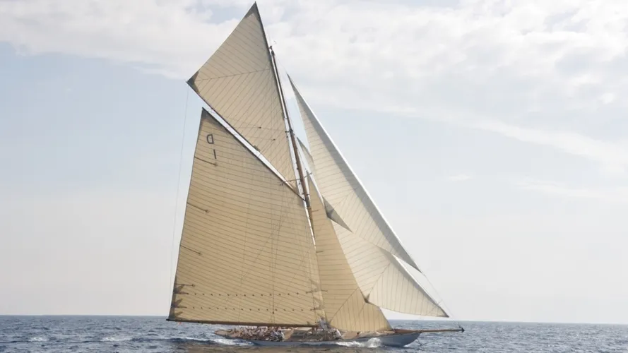 the-classic-sailing-yacht-mariska-is-currently-offered-for-sale