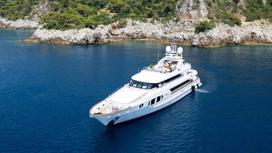 super-yacht-bina
