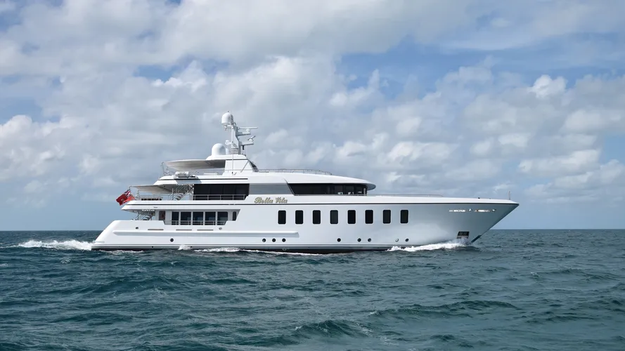 Feadship-super-yacht-Bella-sold