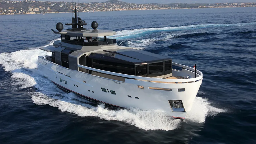 the-first-arcadia-100-yacht-aria-s-was-launched-in-summer-2016