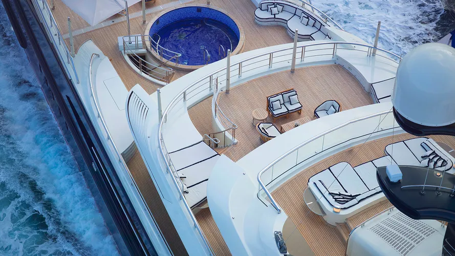 kylie-jenner-birthday-superyacht-italy-tranquility-equanimity 