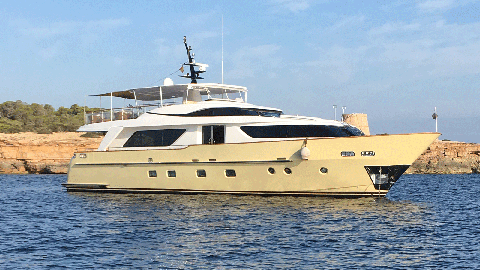 sanlorenzo-motor-yacht-nakessa-for-sale