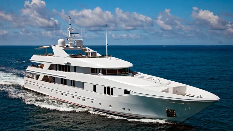 admiral-motor-yacht-rhino-for-sale