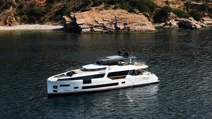 sirena-88-yacht