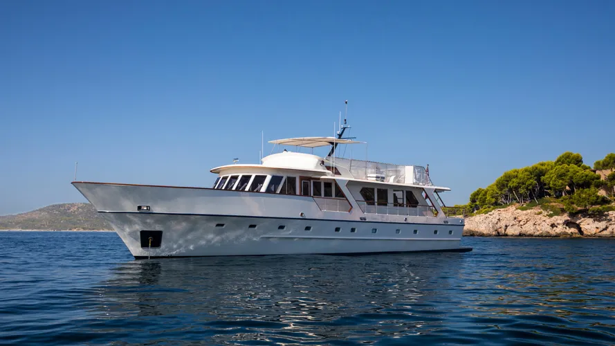 the-classic-motor-yacht-stalca-is-sold