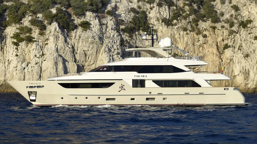 sanlorenzo-motor-yacht-takara-for-sale