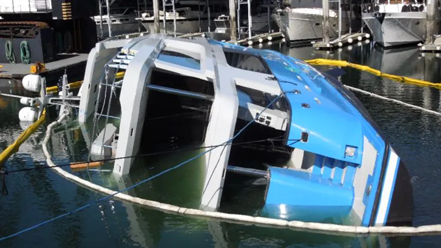 Northern Marine 85 Yacht Capsize In Water