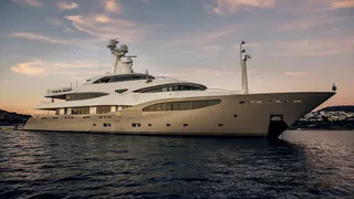 60m crn motor yacht light holic sold