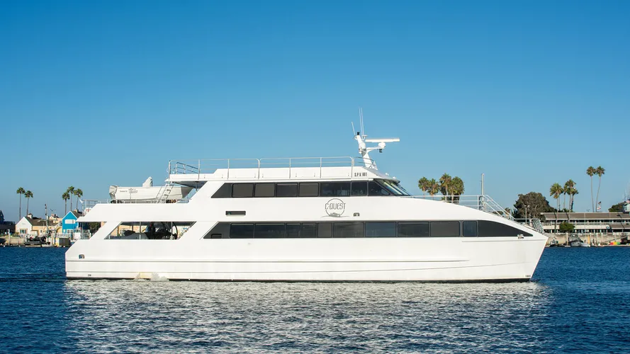 Catamaran motor yacht C-Quest sold