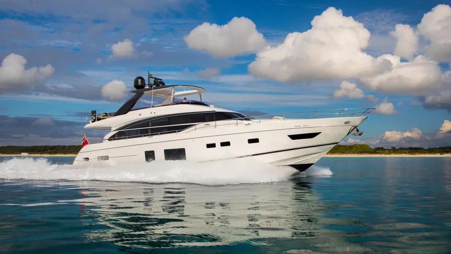 the-princess-motor-yacht-la-vie-is-currently-offered-for-sale