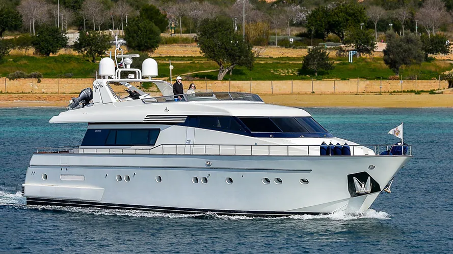 the-sanlorenzo-motor-yacht-antares-has-been-sold
