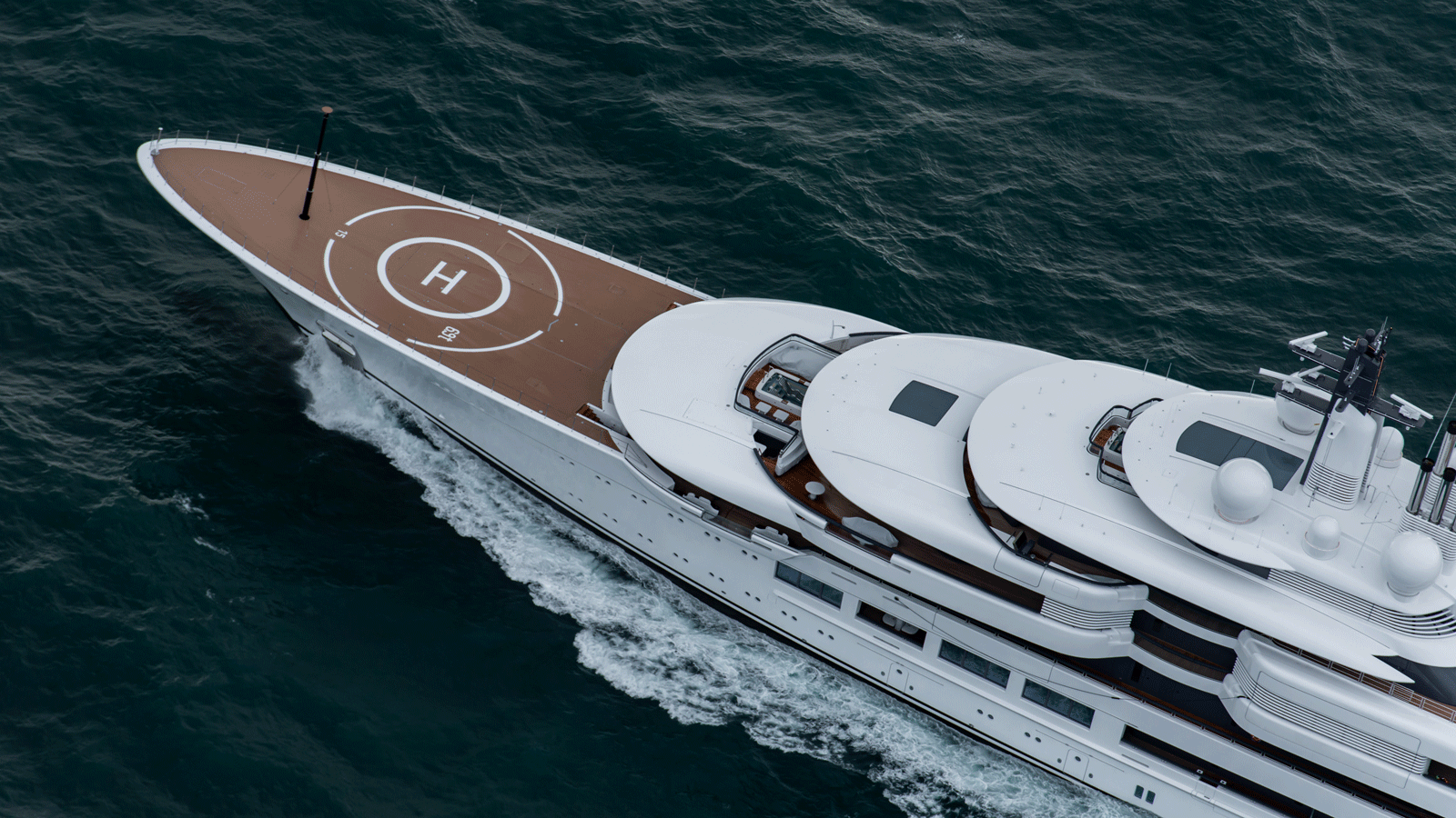 lurssen-lightning-yacht