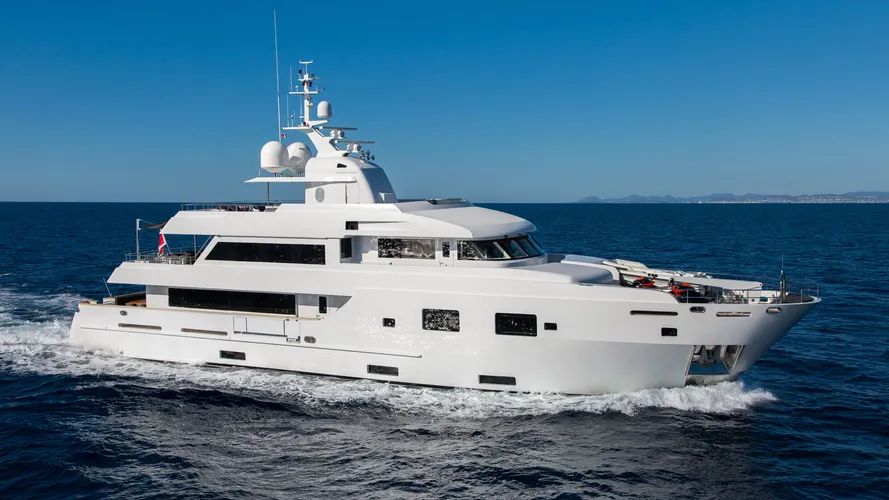  lubeck-motor-yacht-tommy-belle-sold