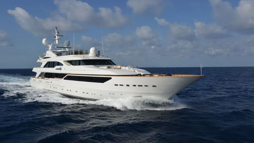 Benetti-motor-yacht-sotavento-listed-for-sale