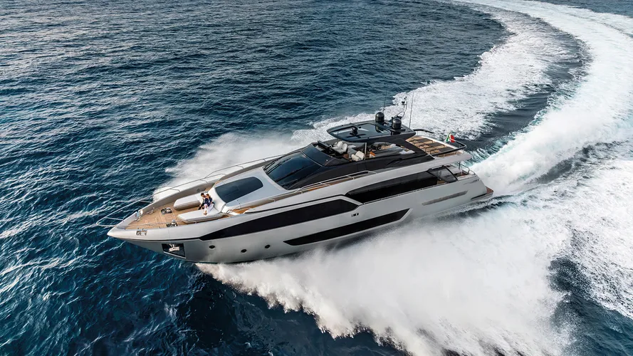 inside-the-new-riva-argo-90