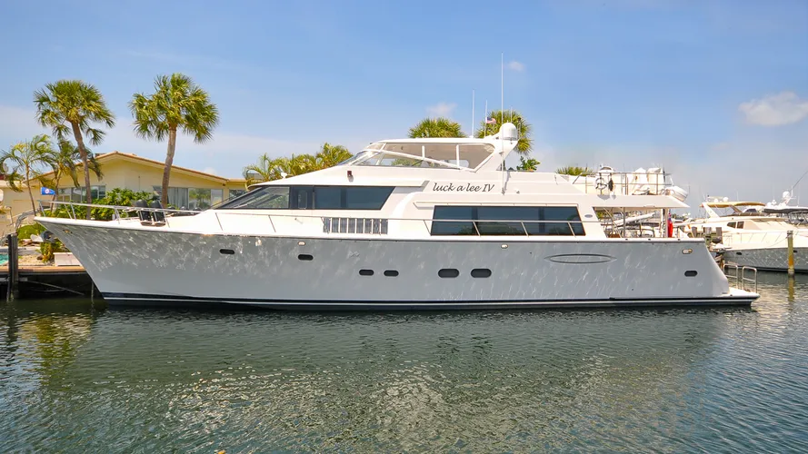 luck-a-lee-iv-super-yacht
