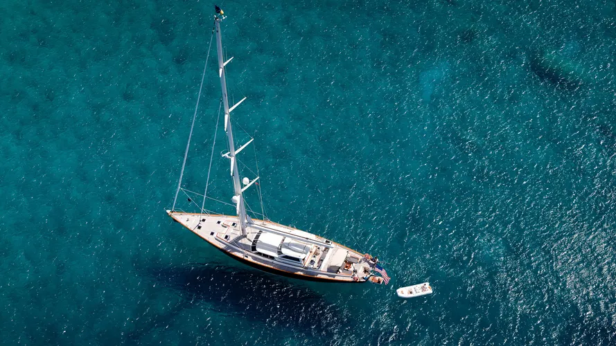 Charter-yacht-Marae-in-New-England 
