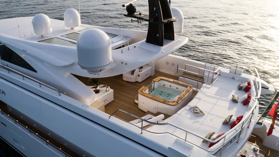 side-view-of-the-cerri-cantieri-navali-custom-superyacht-elsea-credit-Nico-Fulciniti