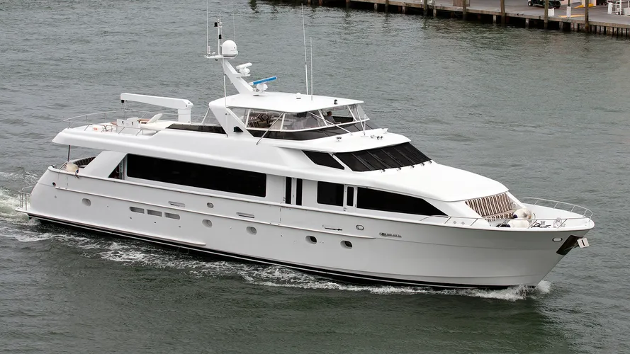 the-hatteras-motor-yacht-supernova-is-for-sale