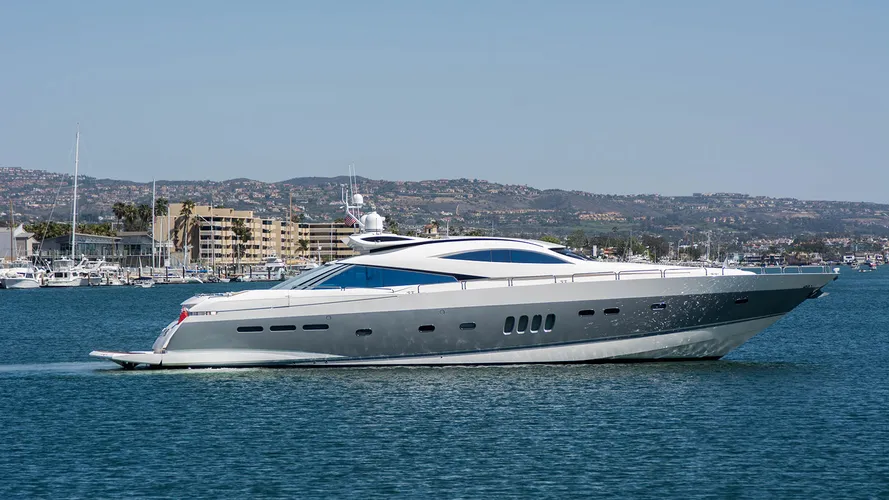 motor yacht Carnivore