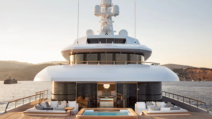Lonian-Feadship-superyacht