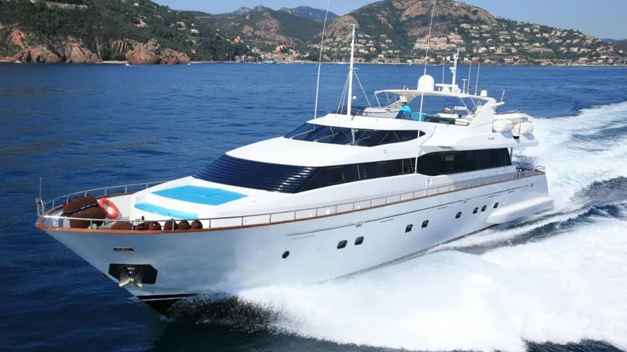 the-falcon-motor-yacht-powdermonkey-has-been-sold