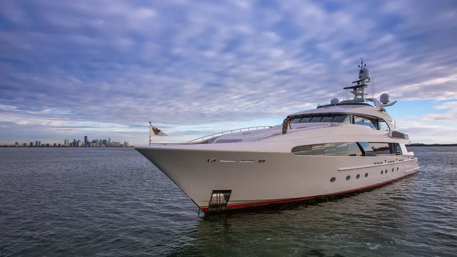 Yacht for charter Usher 