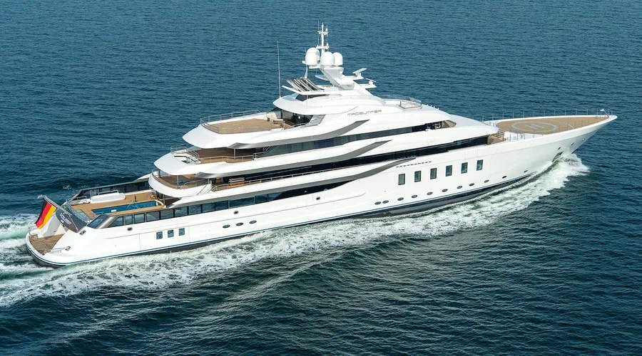 Madsummer | Exterior