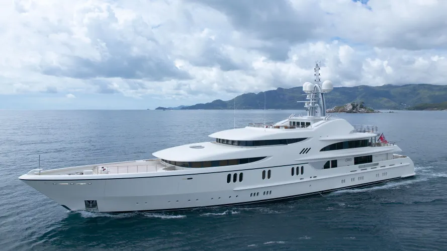 feadship-anna-1-for-sale-underway