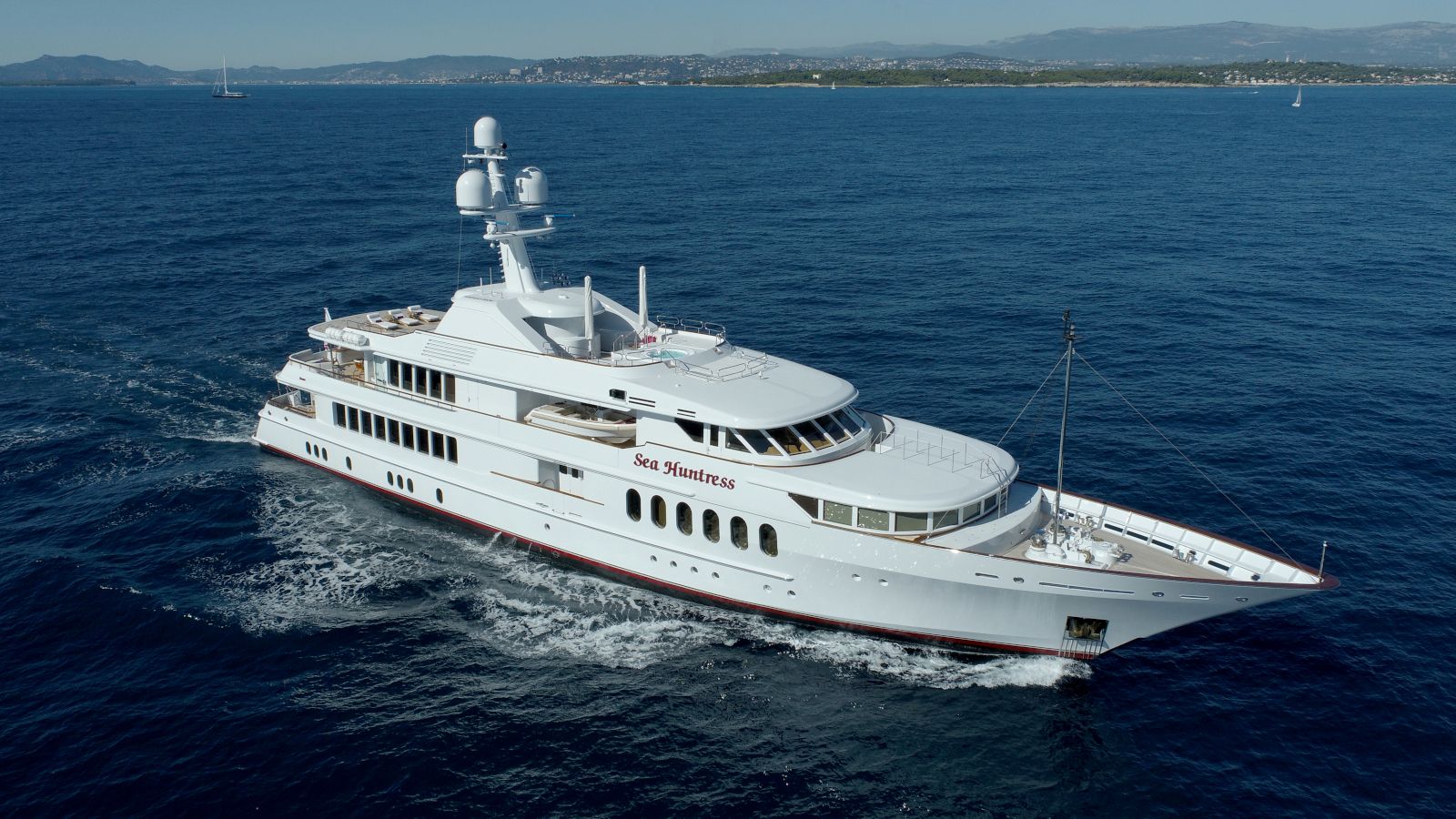 55m feadship motor yacht sea huntress for sale